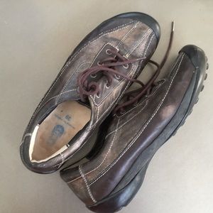 Cute and comfy brown tie shoes